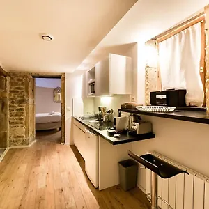 https://la-suite-bibliothque-fully-equipped-appartment-in-vieux.hotels-rhonealpes.com